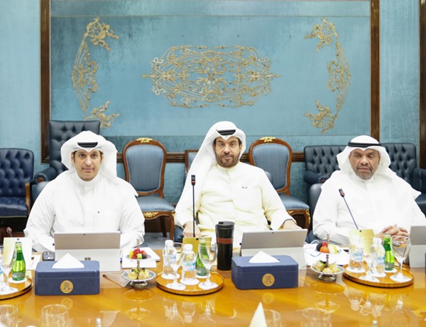 عبدالرحمن المطيري ود. أنور المضف وعبدالله اليحيا