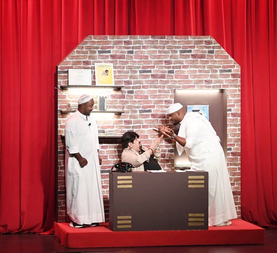 مشهد يجمع جمال الشطي مع مشعل الفرحان وفهد ليلي
