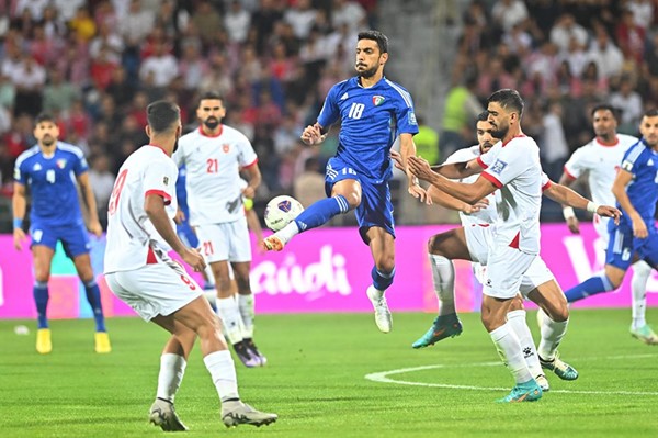 "الأزرق" .. بداية موفقة أمام وصيف بطل آسيا