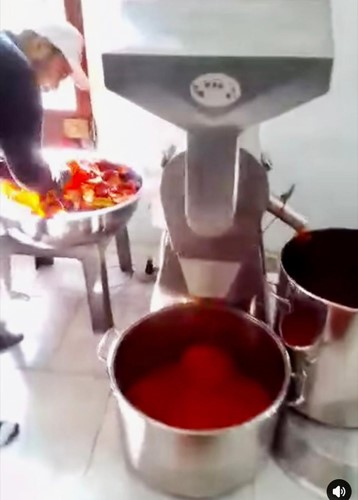 البندورة أثناء العصر