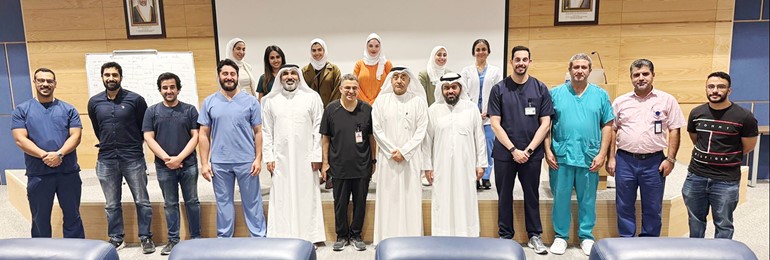 المشاركون في الدورة التدريبية لأطباء البورد الكويتي للأنف والأذن والحنجرة