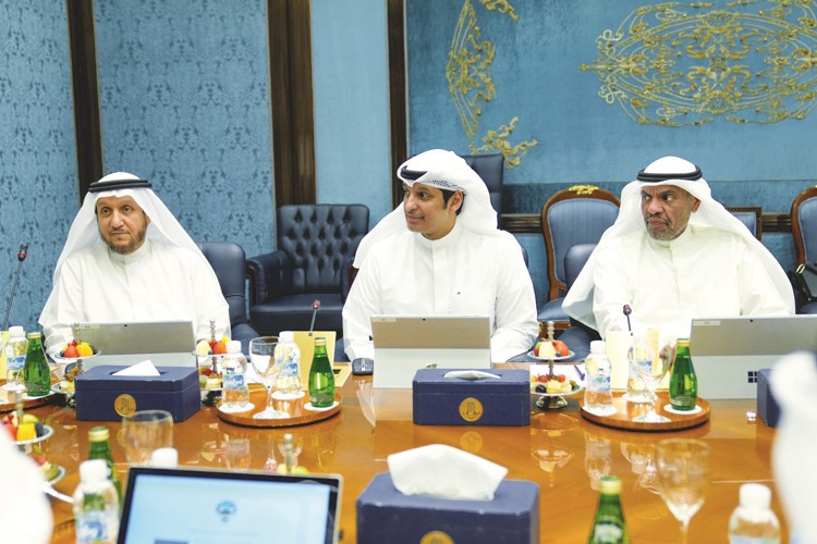 شريدة المعوشرجي وعبدالرحمن المطيري وعبدالله اليحيا
