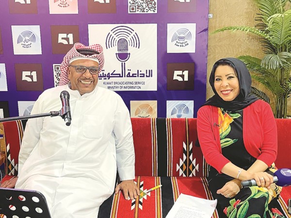 المطرب سلمان العماري مع المذيعة منال العمران