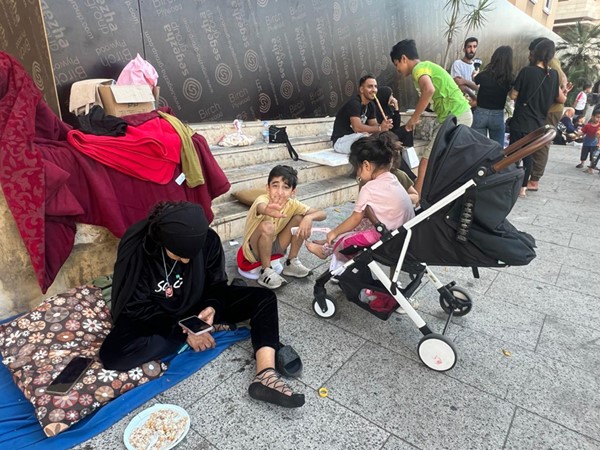 نازحون في احد المناطق الشعبية في بيروت  (محمود الطويل)
