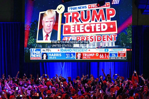ترامب يُحقق عودة قوية إلى البيت الأبيض ويقود الجمهوريين لفوز كبير