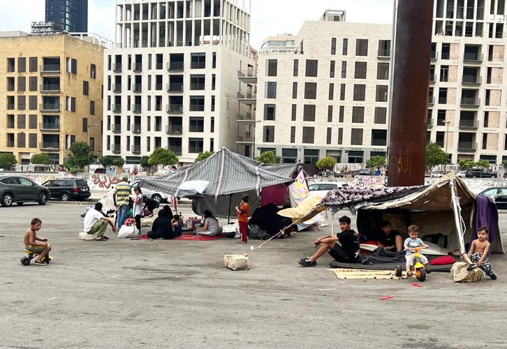 نازحون من الضاحية في وسط بيروت (محمود الطويل)