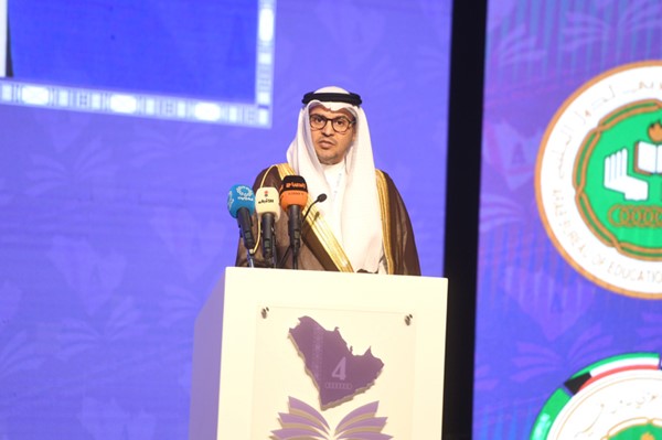 مدير المركز العربي للبحوث التربوية لدول الخليج د. محمد الشريكة