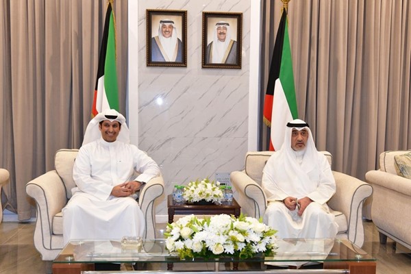 رئيس الوزراء بالإنابة بحث مع وزير الإعلام استعدادات تغطية القمة الخليجية الـ45: أهمية التعاون بين مختلف وزارات ومؤسسات الدولة لتحقيق التكامل والتنسيق بين الجهود
