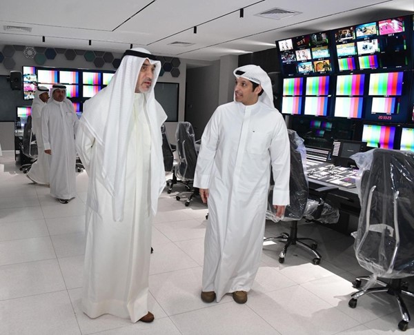 رئيس الوزراء بالإنابة بحث مع وزير الإعلام استعدادات تغطية القمة الخليجية الـ45: أهمية التعاون بين مختلف وزارات ومؤسسات الدولة لتحقيق التكامل والتنسيق بين الجهود