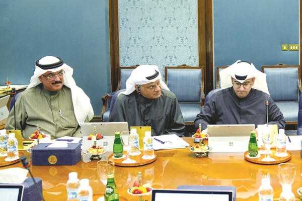 عبداللطيف المشاري ود.نادر الجلال وم.سيد جلال الطبطبائي