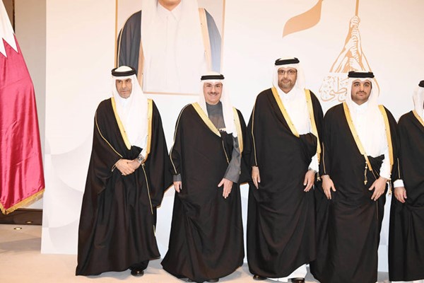 الشيخ خالد العبدالله مهنئا السفير القطري ونائبه