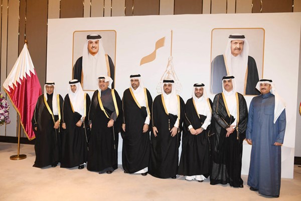 الشيخ حمد جابر العلي مهنئا السفير القطري وأركان السفارة