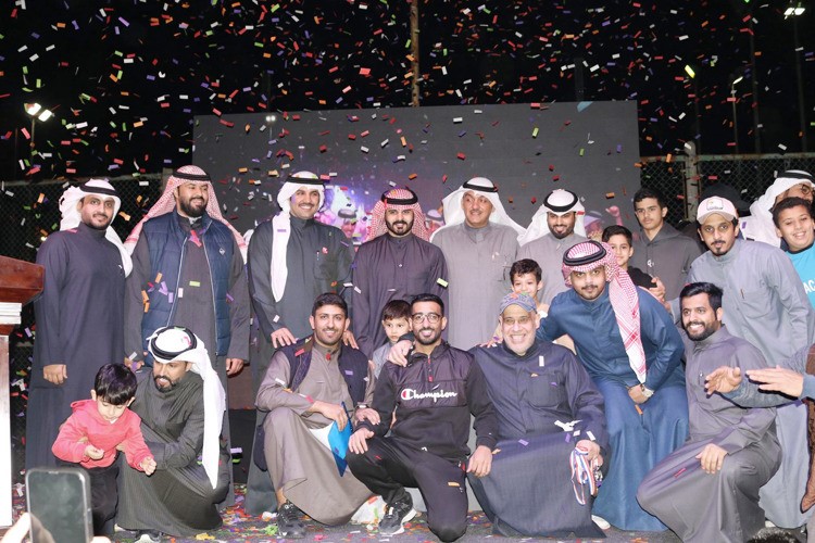 صورة جماعية للحضور والمشاركين
