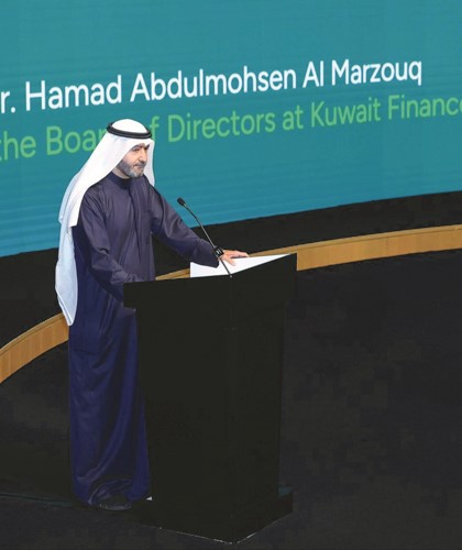 حمد المرزوق متحدثا خلال الحفل