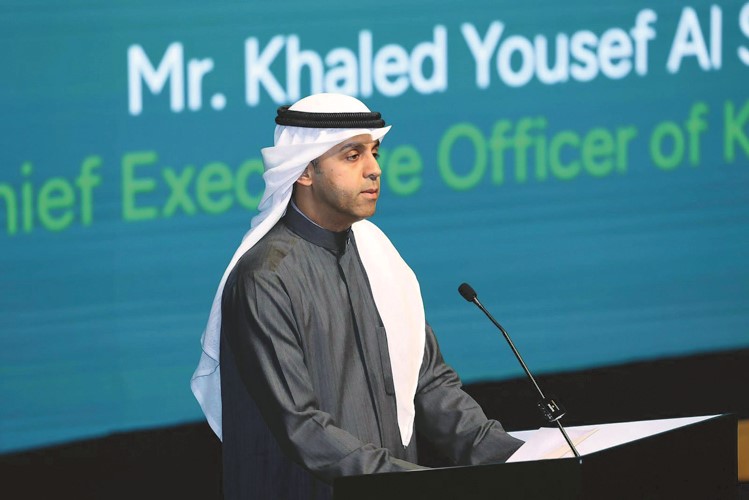 خالد الشملان ملقيا كلمته