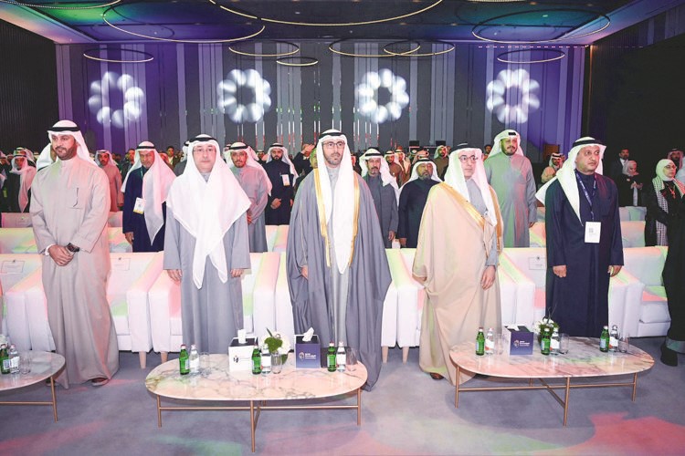 الرئيس التنفيذي لمؤسسة البترول الكويتية الشيخ نواف السعود وأحمد العيدان وسامي الصواغ في مقدمة الحضور خلال افتتاح مؤتمر ومعرض منظمة ريكسو