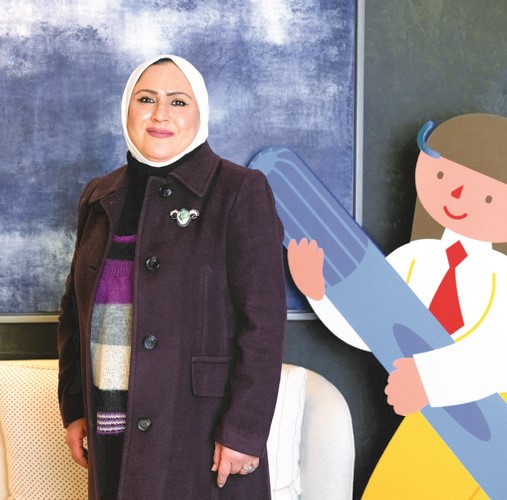 زينب بحرو مديرة مدرسة  شريفة القطامي الابتدائية