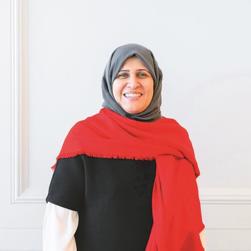 غدير المهنا مديرة مدرسة  الفضل بن العباس الابتدائية بنين