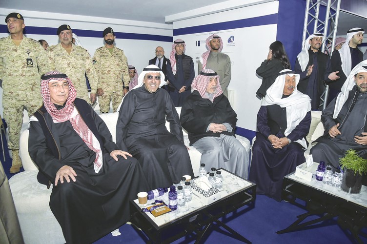 النائب الأول لرئيس مجلس الوزراء ووزير الدفاع ووزير الداخلية الشيخ فهد اليوسف وجواد بوخمسين 
والشيخ ضاري الفهد ومسعود حيات خلال حضور حفل الافتتاح