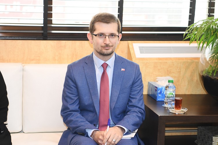 المستشار التجاري بالسفارة التركية مصطفى قرقماز