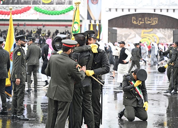 بالفيديو..الأمير شمل برعايته وحضوره حفل تخرج دفعة الطلبة الـ50 بكلية علي الصباح العسكرية