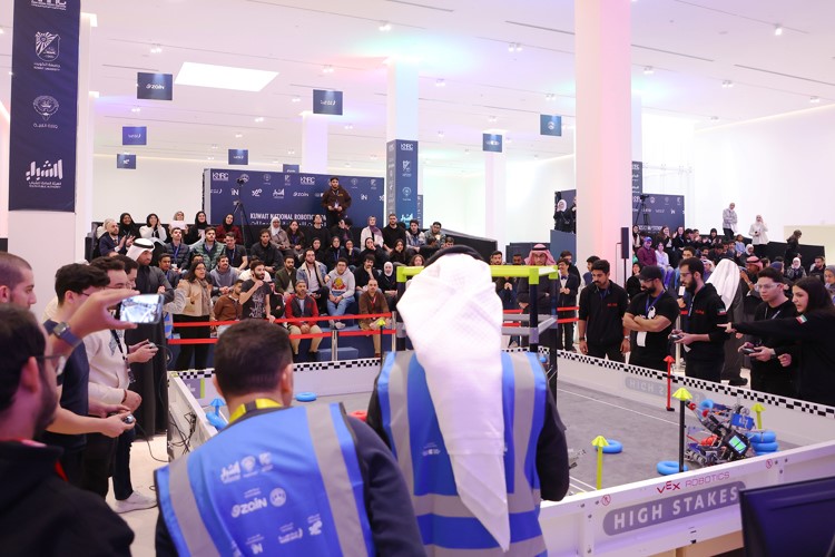 AUM بطل الدوري «Tournament Championship» في بطولة VEX U للروبوتات للسنة الثانية على التوالي