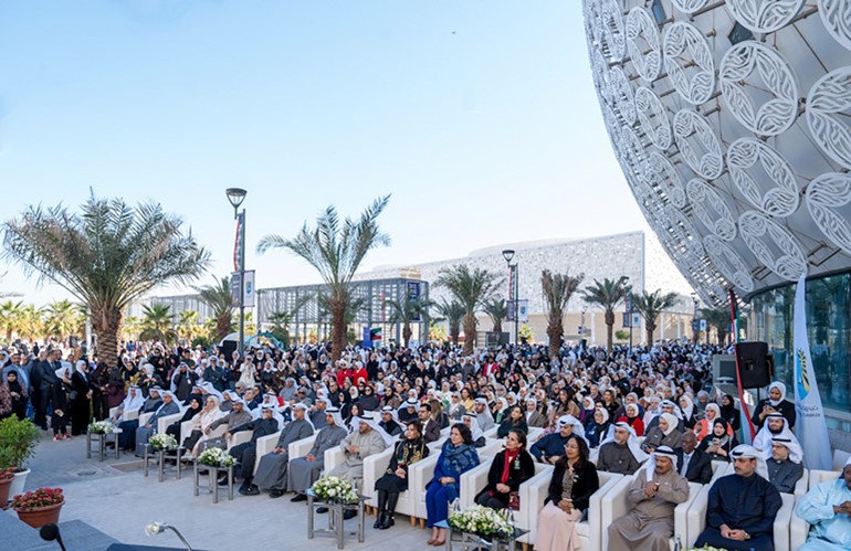 مدير جامعة الكويت د.دينا الميلم متوسطة ضيوف الحفل