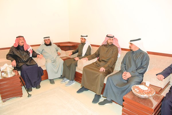 ناصر الجدعان يتبادل الأحاديث الودية من مهنئيه