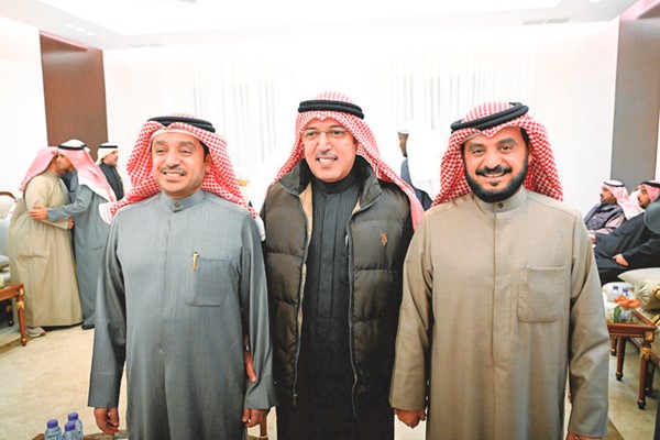 د.محمد الحويلة ود.عبدالمحسن الحويلة يهنئان فهد الخنين