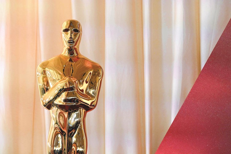 تمثال الأوسكار على السجادة الحمراء 	(أ.ف.پ)