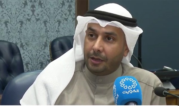 مدير إدارة البحث والمتابعة في الإدارة العامة للجنسية ووثائق السفر العقيد حقوقي عبدالعزيز العميري لتلفزيون الكويت: نائب سابق عزّى مواطناً مزوّراً باسمه الخليجي الحقيقي فأثبت لنا تزويره القطعي إلى جانب تحليل الـ DNA