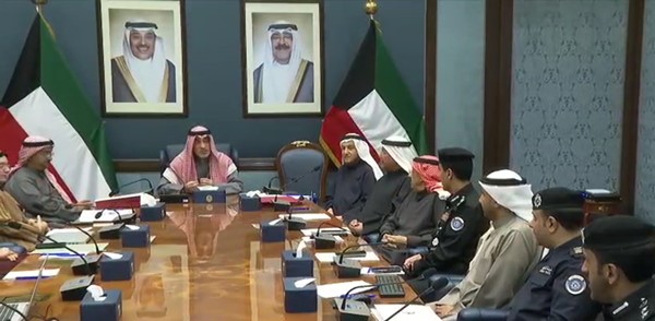 مدير إدارة البحث والمتابعة في الإدارة العامة للجنسية ووثائق السفر العقيد حقوقي عبدالعزيز العميري لتلفزيون الكويت: نائب سابق عزّى مواطناً مزوّراً باسمه الخليجي الحقيقي فأثبت لنا تزويره القطعي إلى جانب تحليل الـ DNA