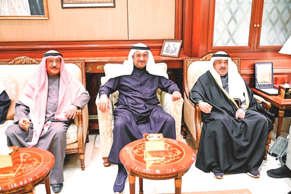 إياد الثويني وبراك النون خلال الاستقبال