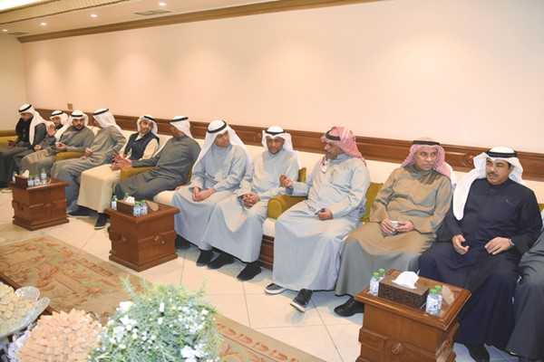 الحضور في ديوان السريع يهنئون بشهر رمضان