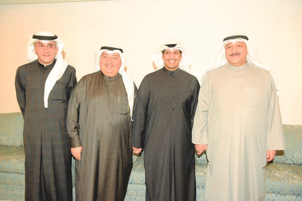عبدالرحمن المطيري مستقبلا أحمد العوضي وعماد بوخمسين
