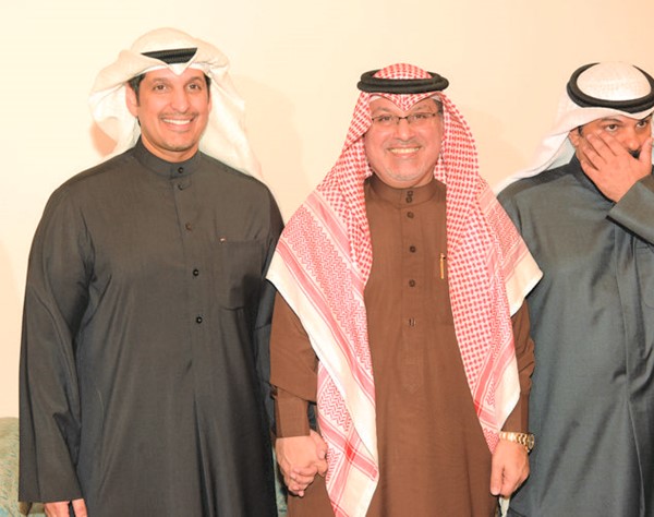 السفير البحريني صلاح المالكي يقدم التهاني