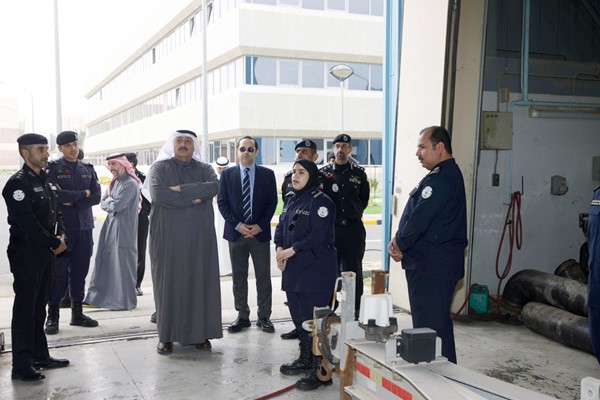 وزير الصحة يتفقد الخدمات الطبية في قاعدة صباح الأحمد البحرية ومنفذ النويصيب الحدودي