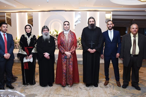 الشيخة مريم الصباح وجاسم النبهان والقمص بيجول الأنبا بيشوي وبعض من حضور الغبقة