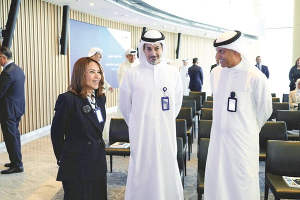 شيخة البحر وسليمان المرزوق ومحمد الخرافي