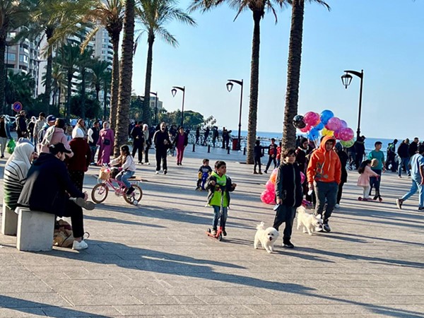 حركة على كورنيش المنارة في بيروت (محمود الطويل)