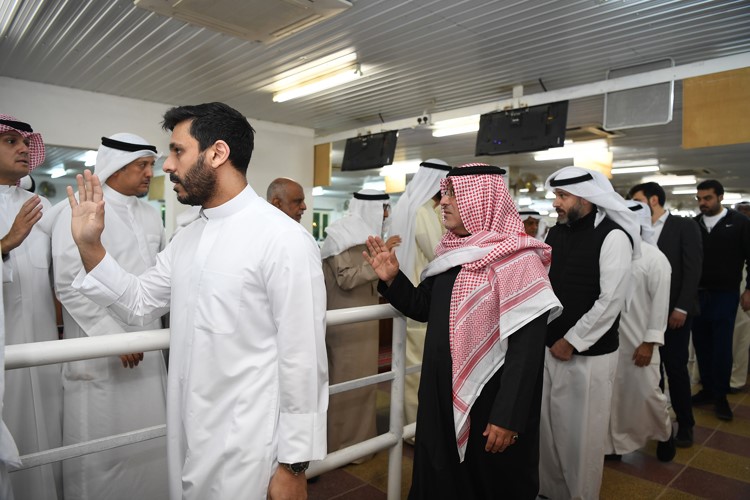 السفير البحريني صلاح المالكي معزيا