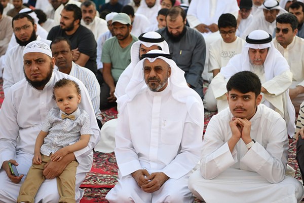 خطباء المساجد: يوم العيد يوم طاعة وبر يشرع فيه إظهار الفرح والسرور