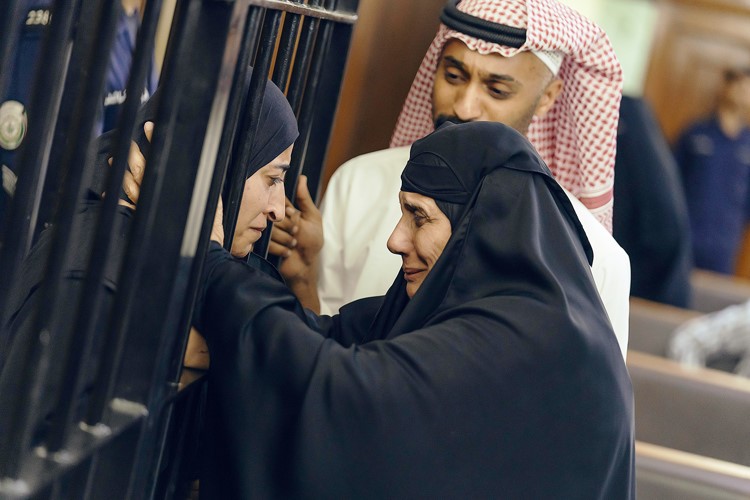 مشهد يجمع أسمهان توفيق وشجون وعبدالعزيز السعدون