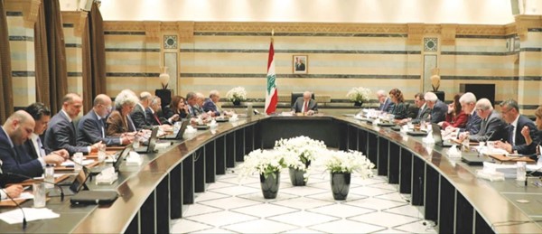 رئيس الحكومة نواف سلام مترئسا جلسة مجلس الوزراء في السرايا 	(محمود الطويل)