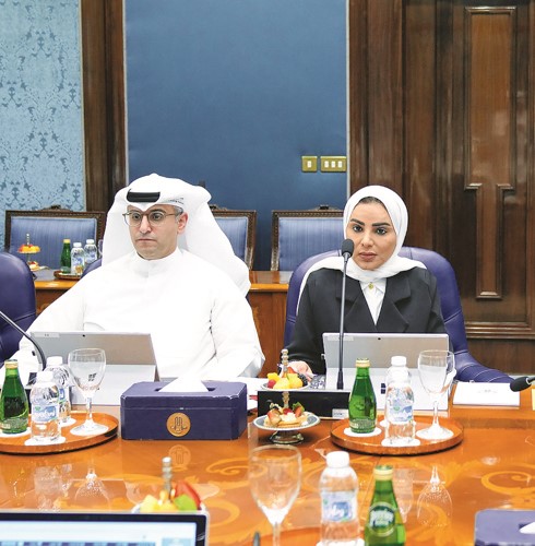 د.أمثال الحويلة وعبداللطيف المشاري
