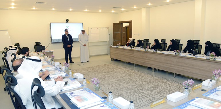 جانب من المشاركين في البرنامج من وزارة التربية الكويتية وخبراء أكاديمية الملكة رانيا بالأردن لتدريب المعلمين