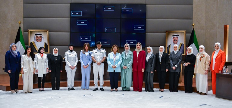 جانب من اجتماع اللجنة الوطنية لتنفيذ قرار مجلس الأمن رقم (1325) المعنون (المرأة والسلام والأمن)