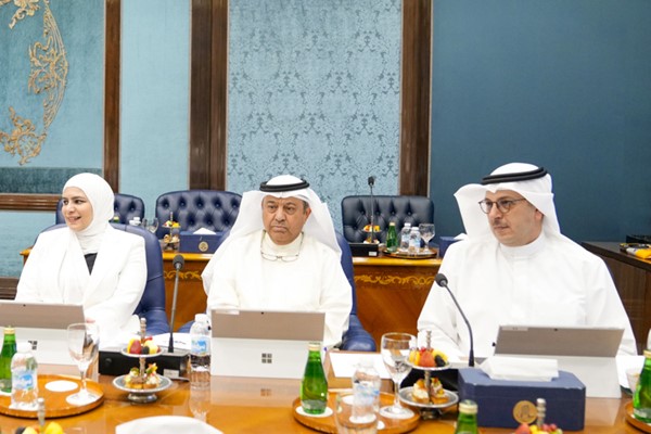د.صبيح المخيزيم وطارق الرومي ونورة الفصام