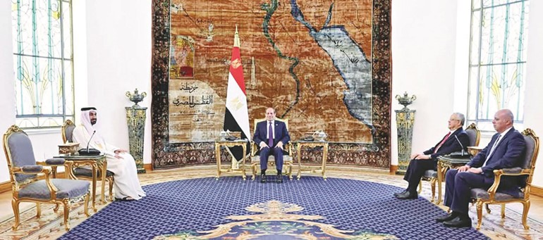 الرئيس عبدالفتاح السيسي مستقبلا رئيس البرلمان العربي محمد اليماحي بحضور د.حنفي جبالي رئيس مجلس النواب