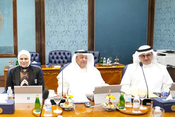 د.صبيح المخيزيم وطارق الرومي ونورة الفصام